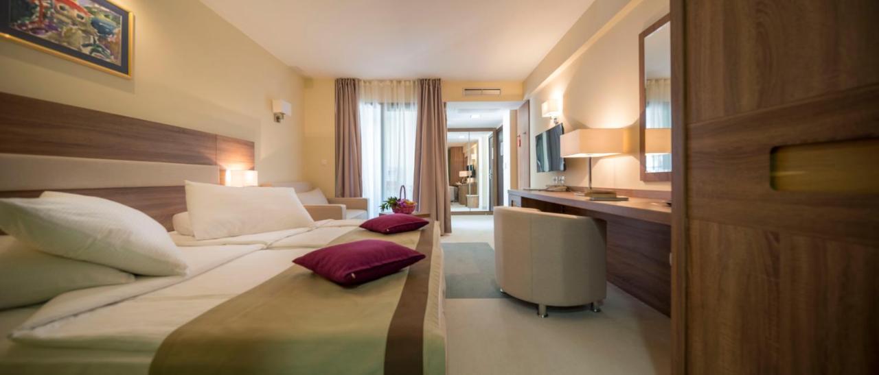 Hotel Park Makarska Ngoại thất bức ảnh