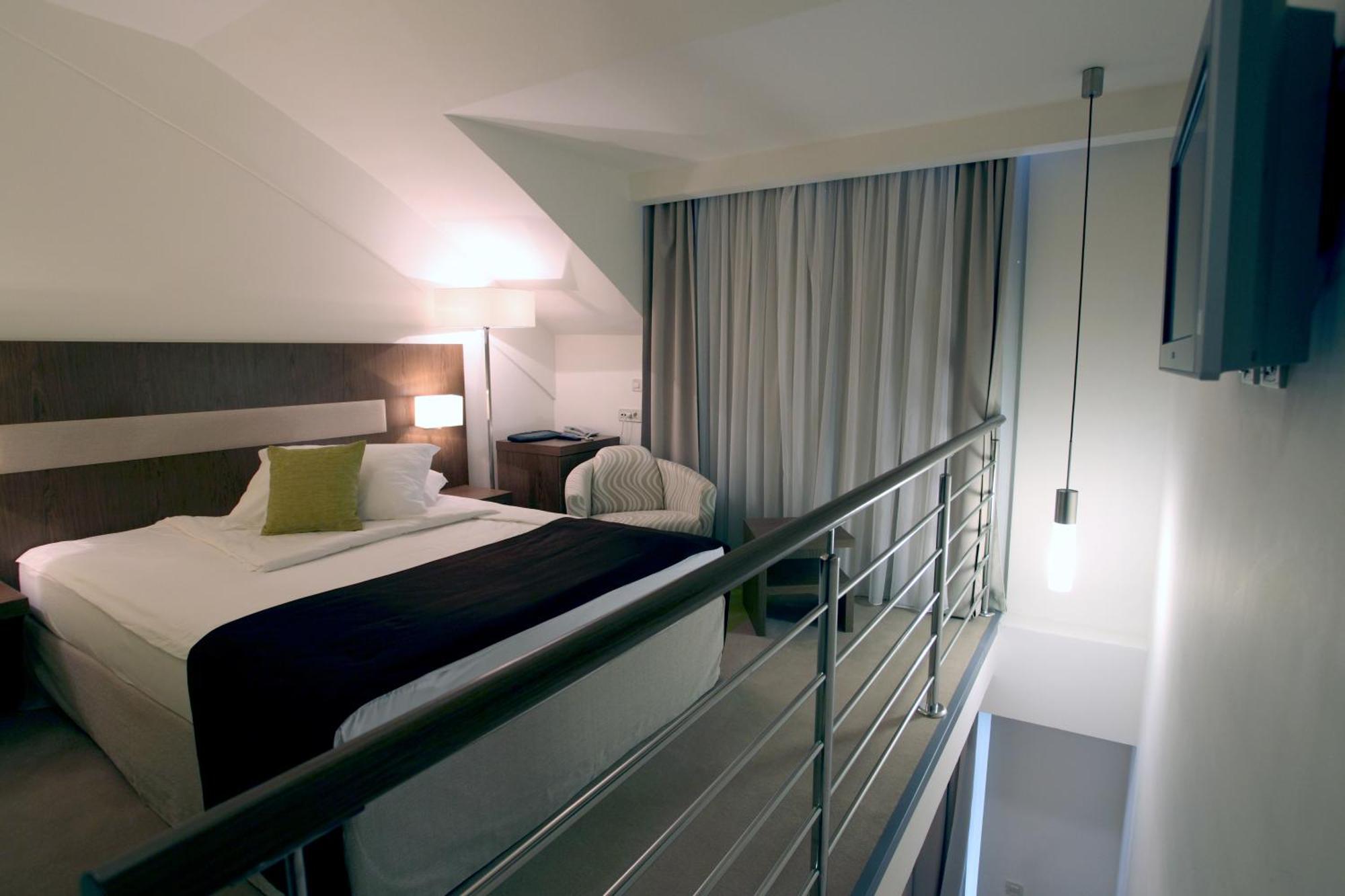 Hotel Park Makarska Ngoại thất bức ảnh