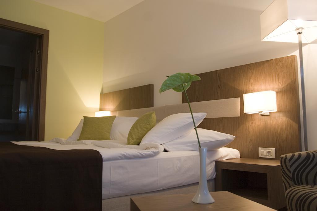 Hotel Park Makarska Phòng bức ảnh